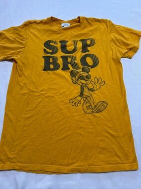 Disney Mickey Mouse “SUP BRO” Graphic Tee Yellow Size Large